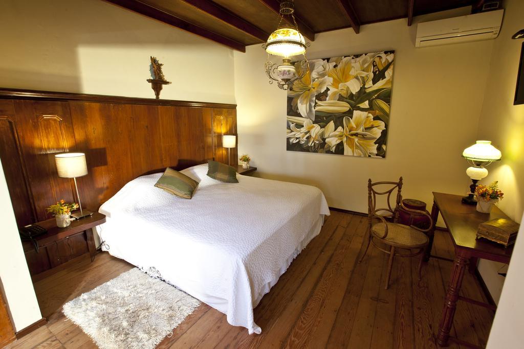 Hotel & Hacienda El Carmelo إِكا الغرفة الصورة